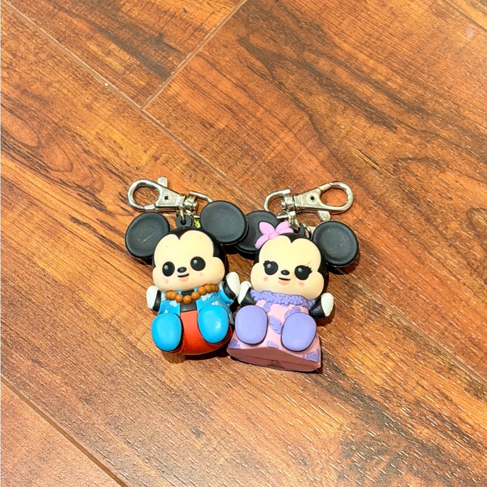 Disney Aulani Wishable Mickey and Minnie Keychains